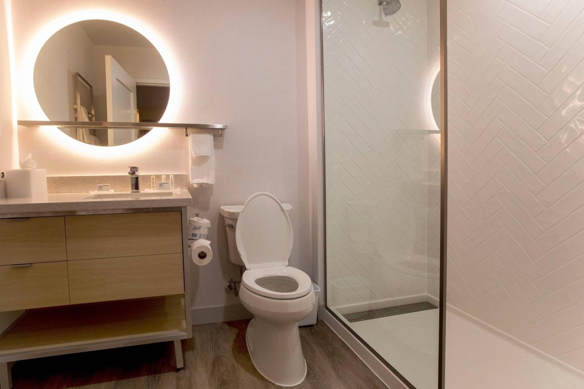 Towneplace Suites By Marriott Конро Екстериор снимка