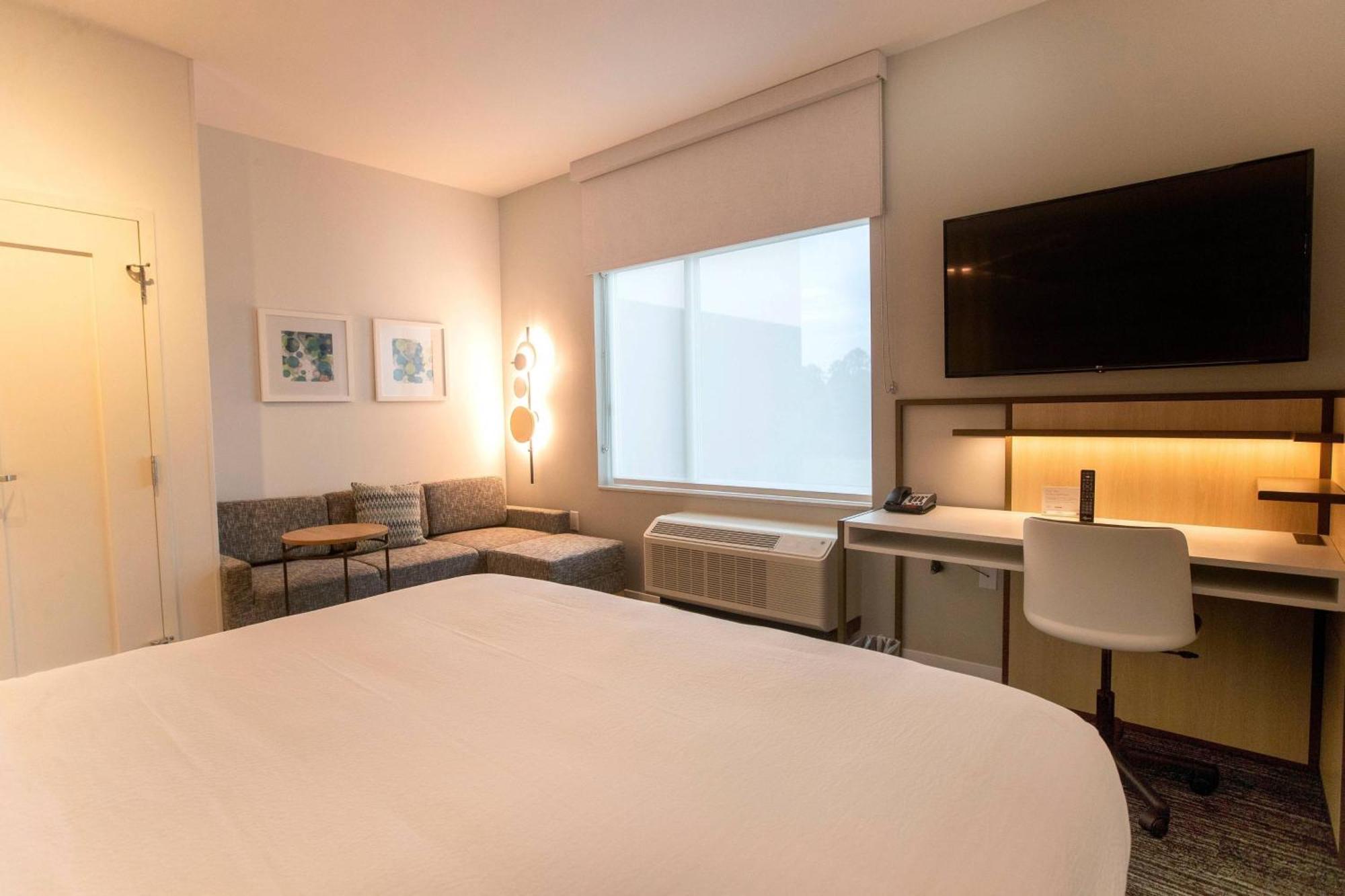 Towneplace Suites By Marriott Конро Екстериор снимка