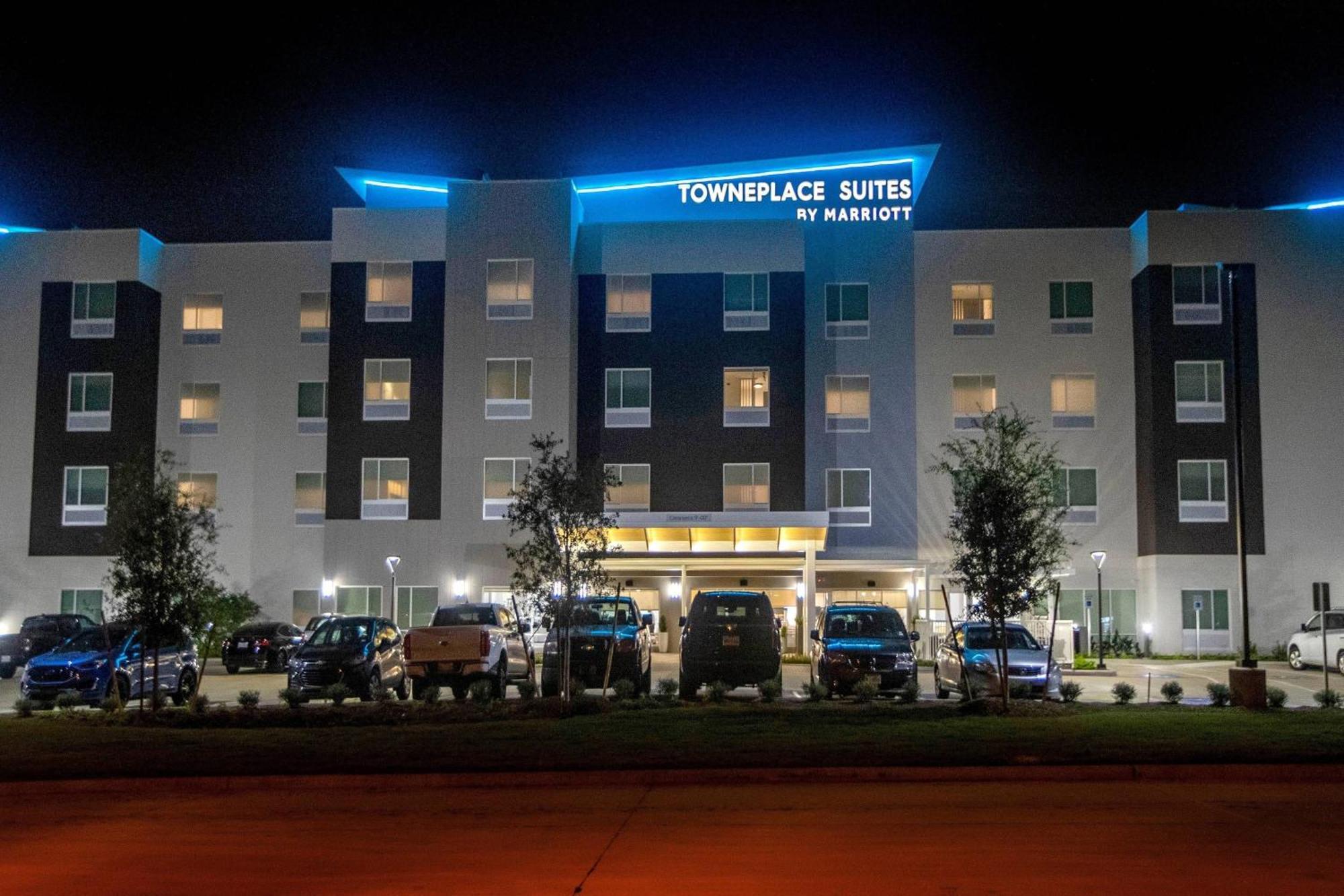 Towneplace Suites By Marriott Конро Екстериор снимка