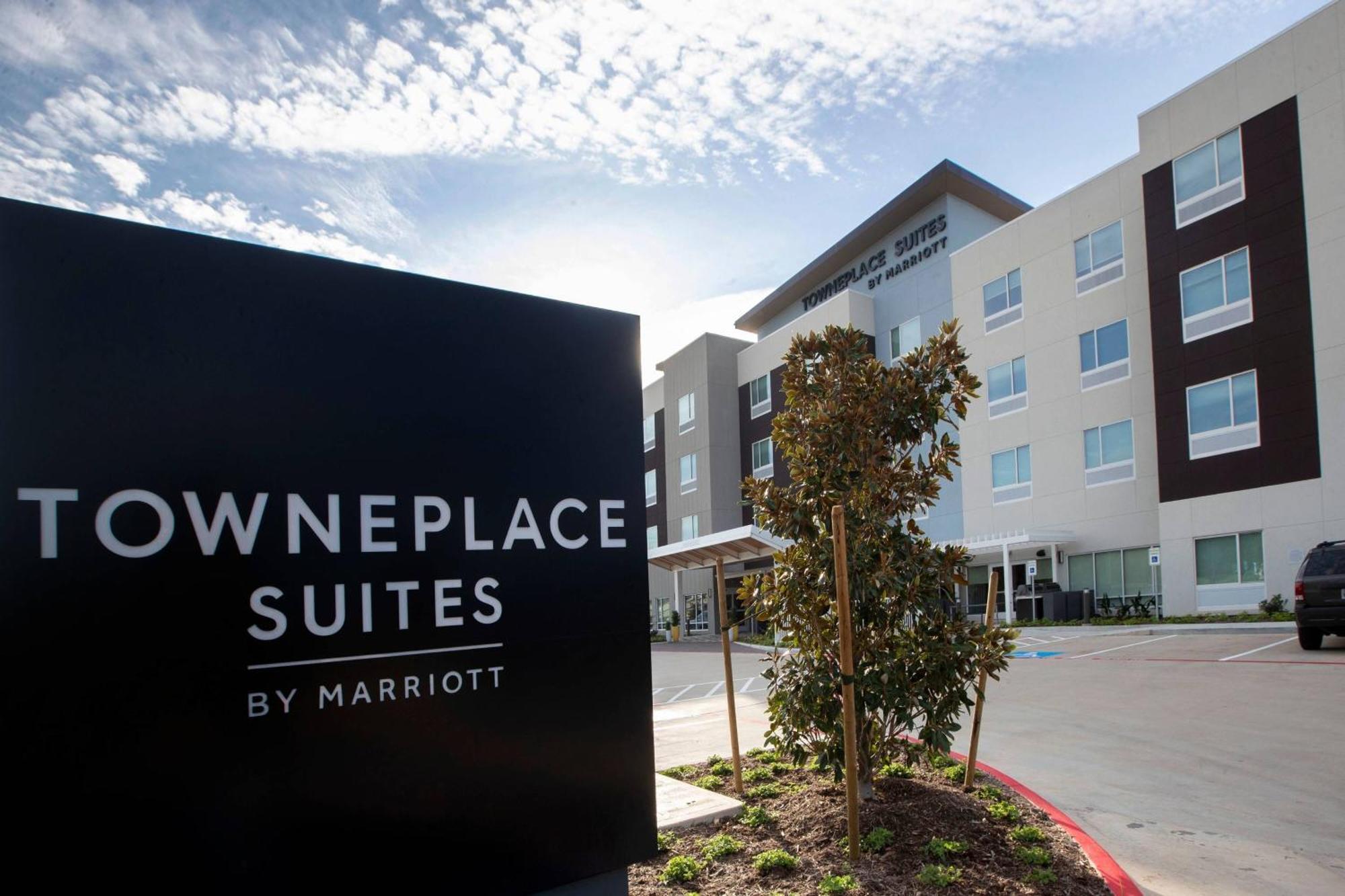 Towneplace Suites By Marriott Конро Екстериор снимка
